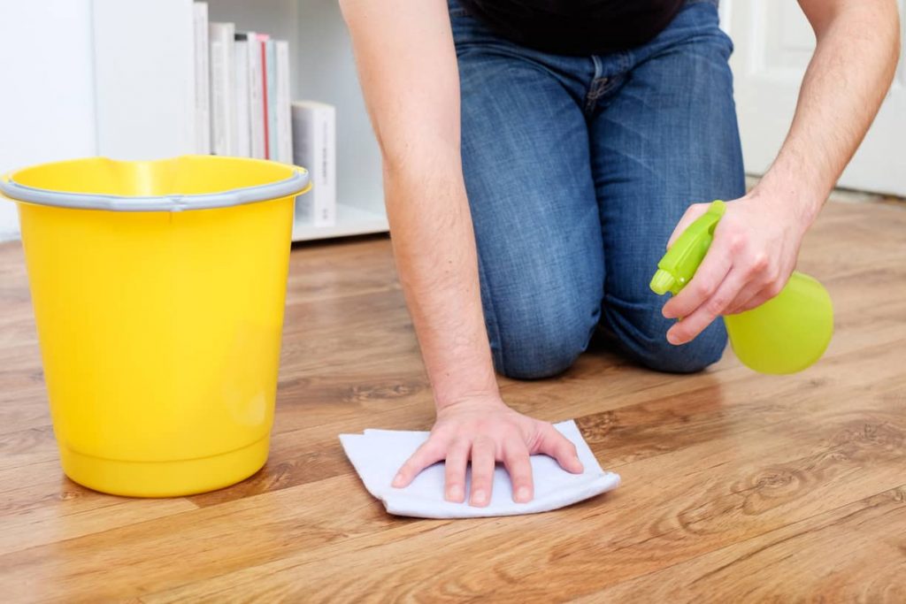 Cleaning the hardwood floor